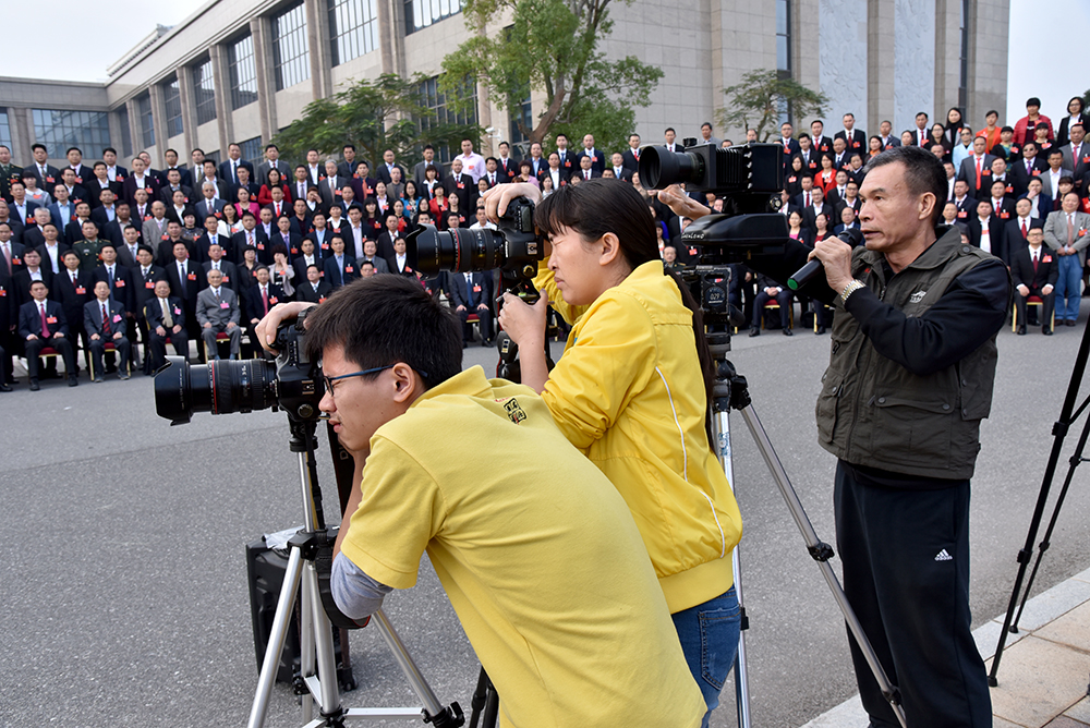 茂名市第一屆攝影藝術(shù)展覽征稿啟事?。?！
